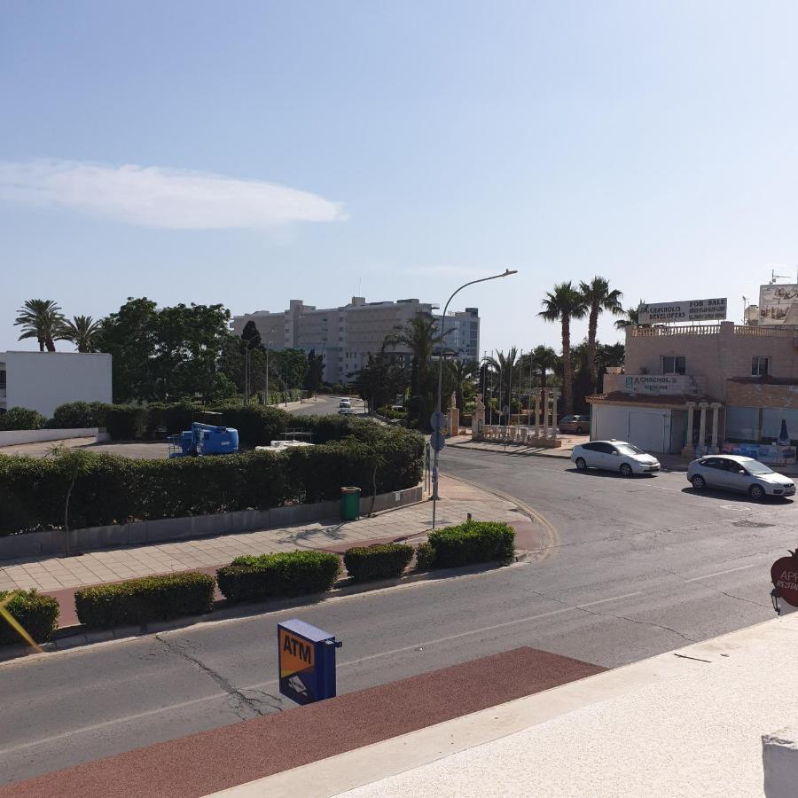 דירות איה נאפה Ahoy Deluxe Apts מראה חיצוני תמונה