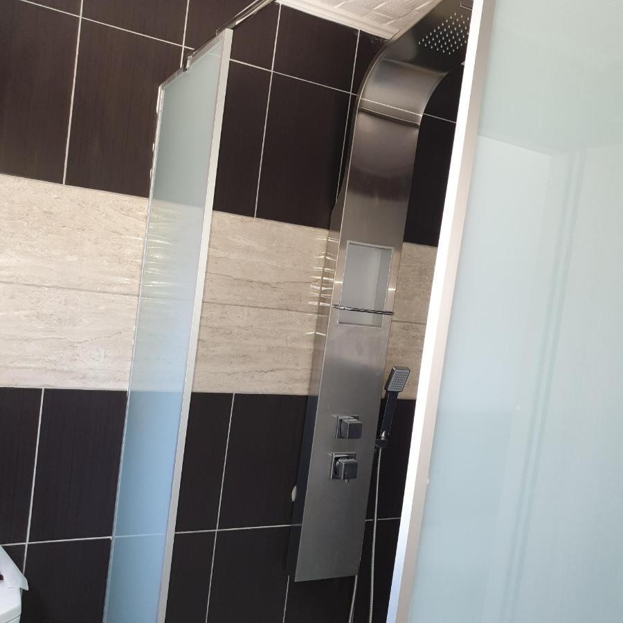 דירות איה נאפה Ahoy Deluxe Apts מראה חיצוני תמונה
